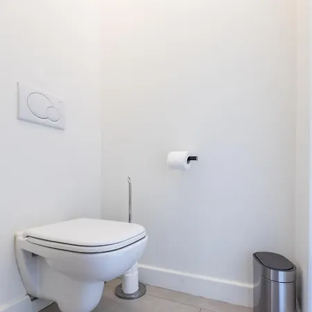 Lb Vacation I Beautiful, Renovated Duplex With Swimming Pool 아파트 *